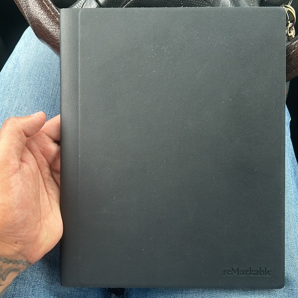 Remarkable 2 - Picture 2 of 4